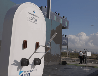 Seis años antes de que sea obligatorio en los puertos europeos, Barcelona ha inaugurado el primer "superenchufe" para portacontenedores del Mediterráneo (PierNext).