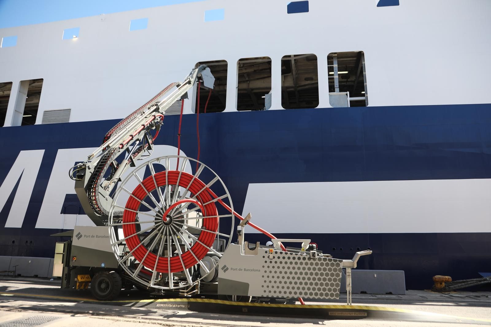 Operación OPS a un ferry en el Port de Barcelona