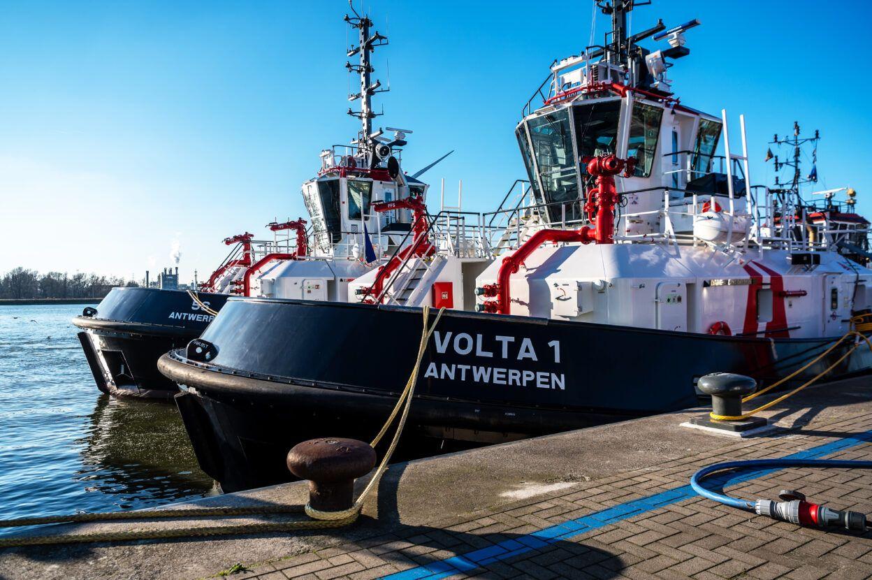 Remolcador eléctrico Volta 1 atracado en el puerto de Amberes-Brujas