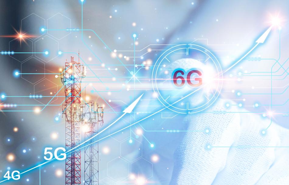 Mientras que el 4G y el 5G ya han transformado industrias y la vida cotidiana mediante velocidades de datos más rápidas, menor latencia y mayor capacidad, se espera que el 6G lleve estos avances aún más lejos. Su despliegue está previsto para la década de 2030, con el proceso de estandarización ya en marcha y las primeras especificaciones anticipadas para 2028 (iStock)