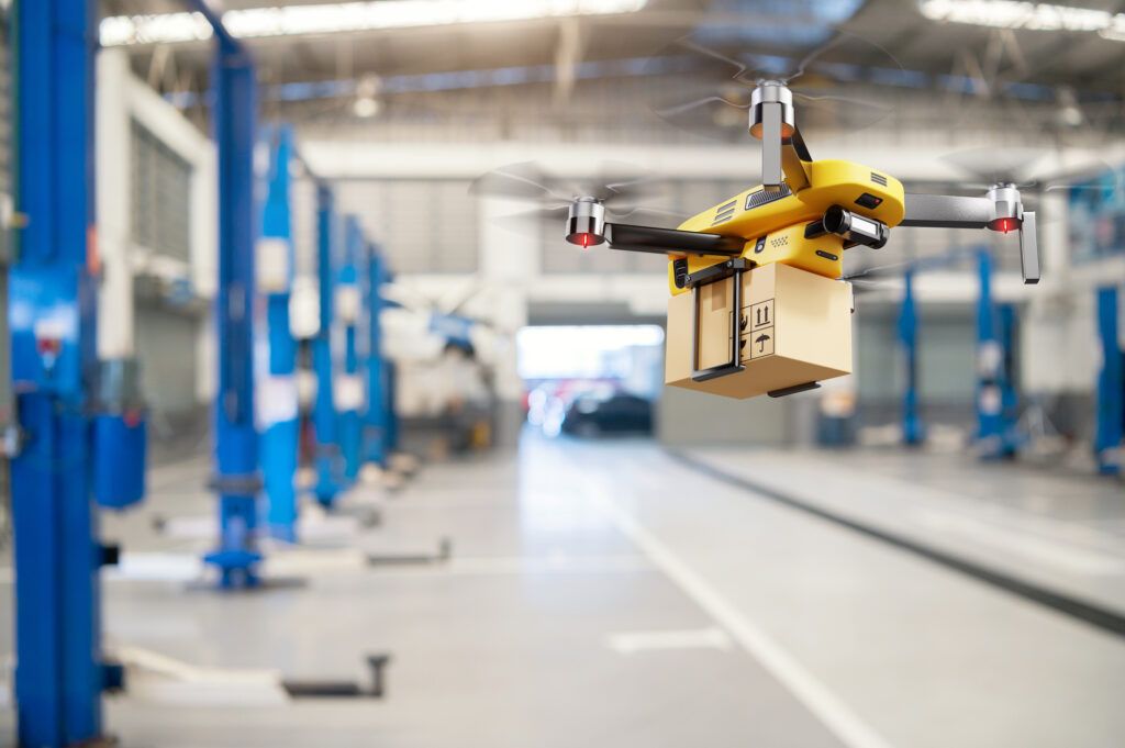 Los drones garantizan el seguimiento en tiempo real de los paquetes, palés o contenedores que entran y salen de almacenes y otras instalaciones. (GettyImages)