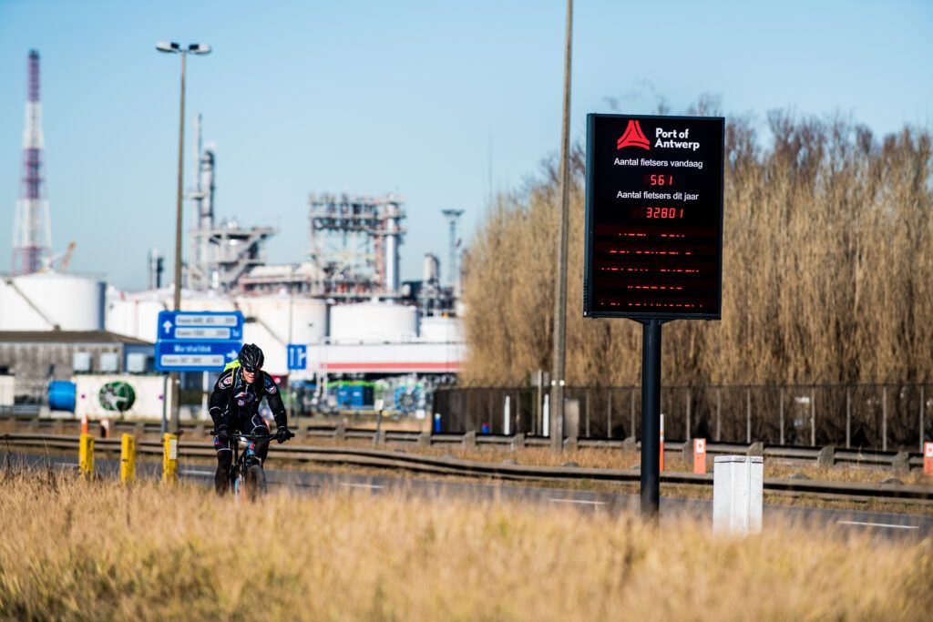 Dos iniciativas del puerto de Amberes, Smart Water Sensor e Inoses, buscan mejorar el saneamiento de las aguas y la calidad del aire. (Port of Antwerp)
