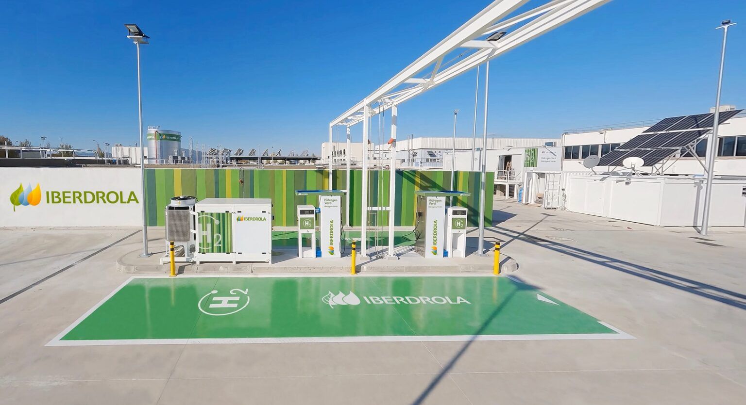 The first certified green hydrogen plant for public use in Spain is already up and running. (ZF Barcelona)