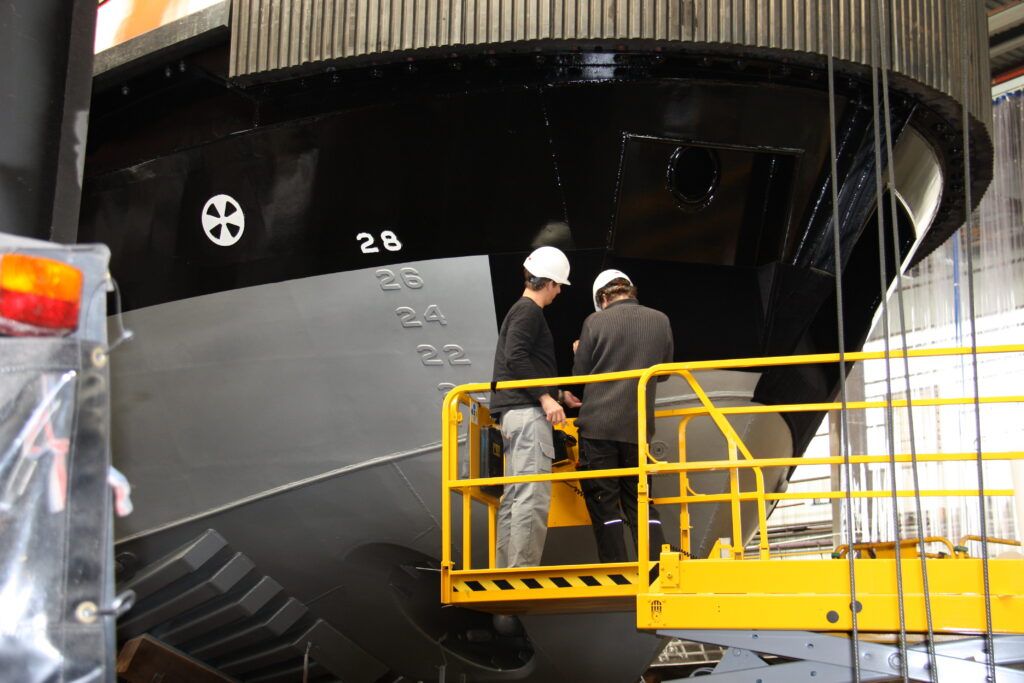 Application at Damen's shipyard in the Netherlands of a sustainable 'antifouling' treatment called Thorn-D, from Dutch company Micanti. The Port of Amsterdam has been conducting a pilot with the product (CC).