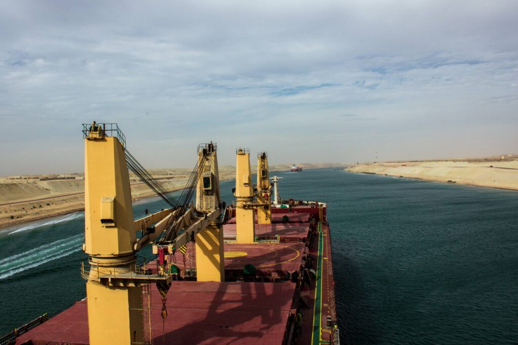 Disruptions along the Red Sea shipping route have prompted a decision by major shipping industry players to suspend transits through the Suez Canal (FP).