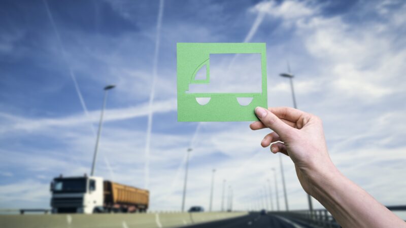 The decarbonization of road freight transport: technology and regulations
