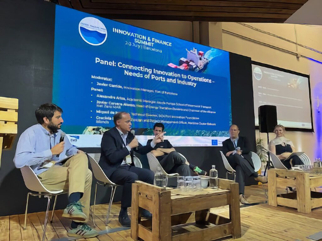 Taula rodona durant la Green Marine Med Innovation and Finance Summit (PierNext).
