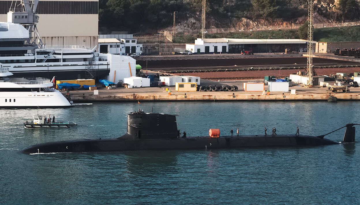 A Spanish Navy submarine in the port of Cartagena, home of the Submarine Flotilla. Spain has announced an investment of €5.5 billion to modernise its fleet, including four new S-80 Plus submarines (Nyal CC).